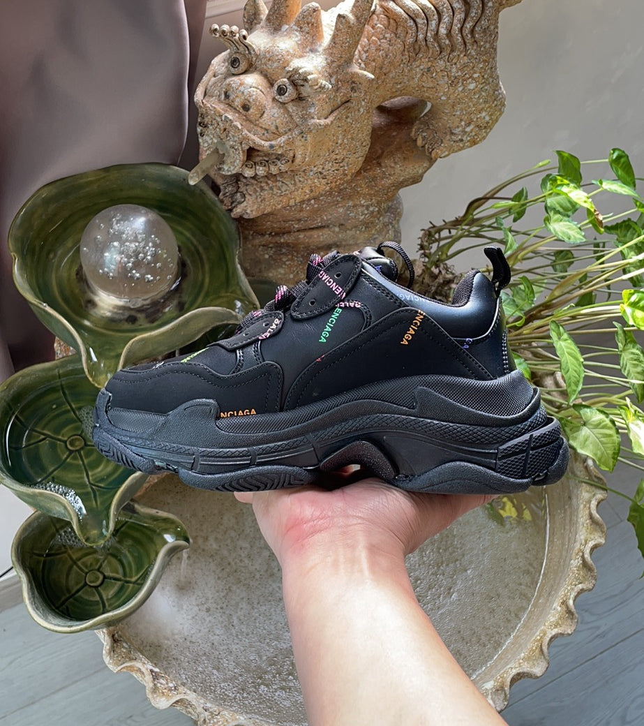 Balenciaga Triple s
