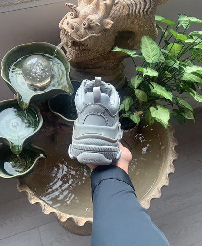 Balenciaga Triple s