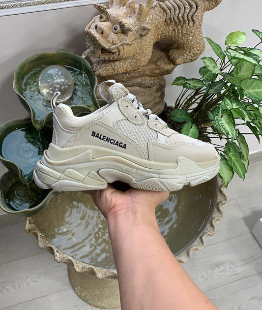 Balenciaga Triple s