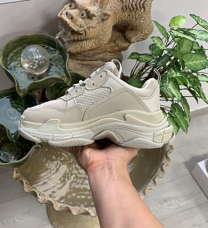 Balenciaga Triple s