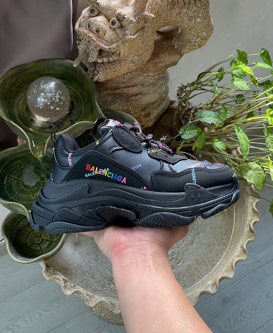 Balenciaga Triple s