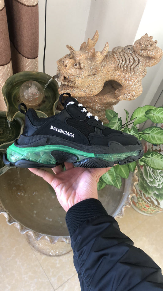 Balenciaga Triple s