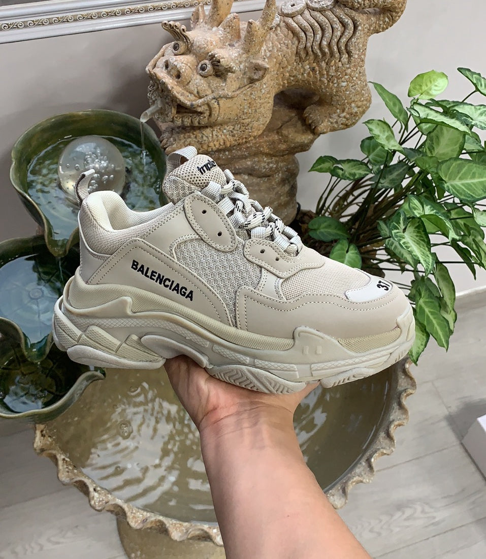 Balenciaga Triple s