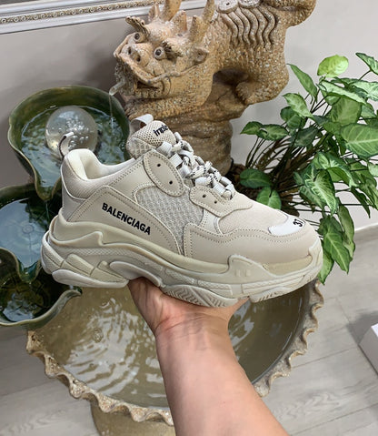 Balenciaga Triple s