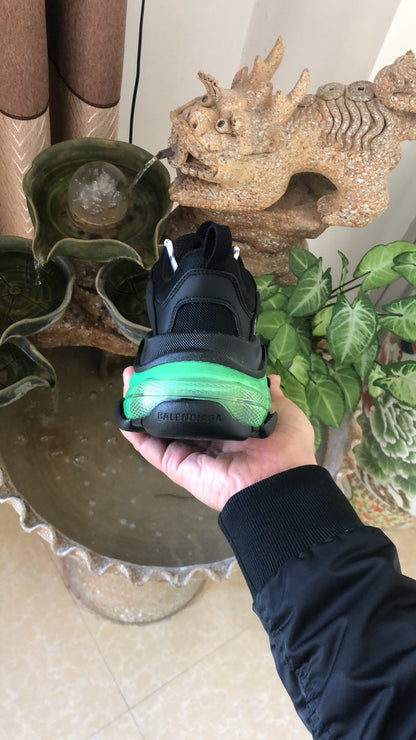 Balenciaga Triple s