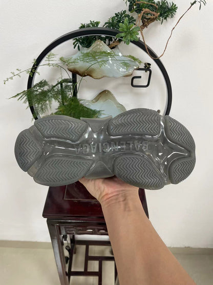Balenciaga Triple s