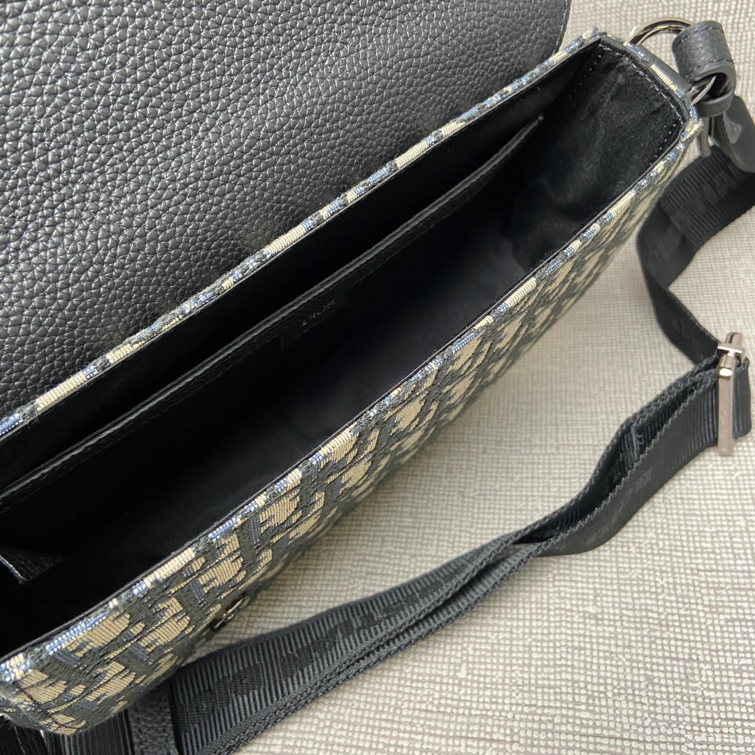 Christian Dior Side bag